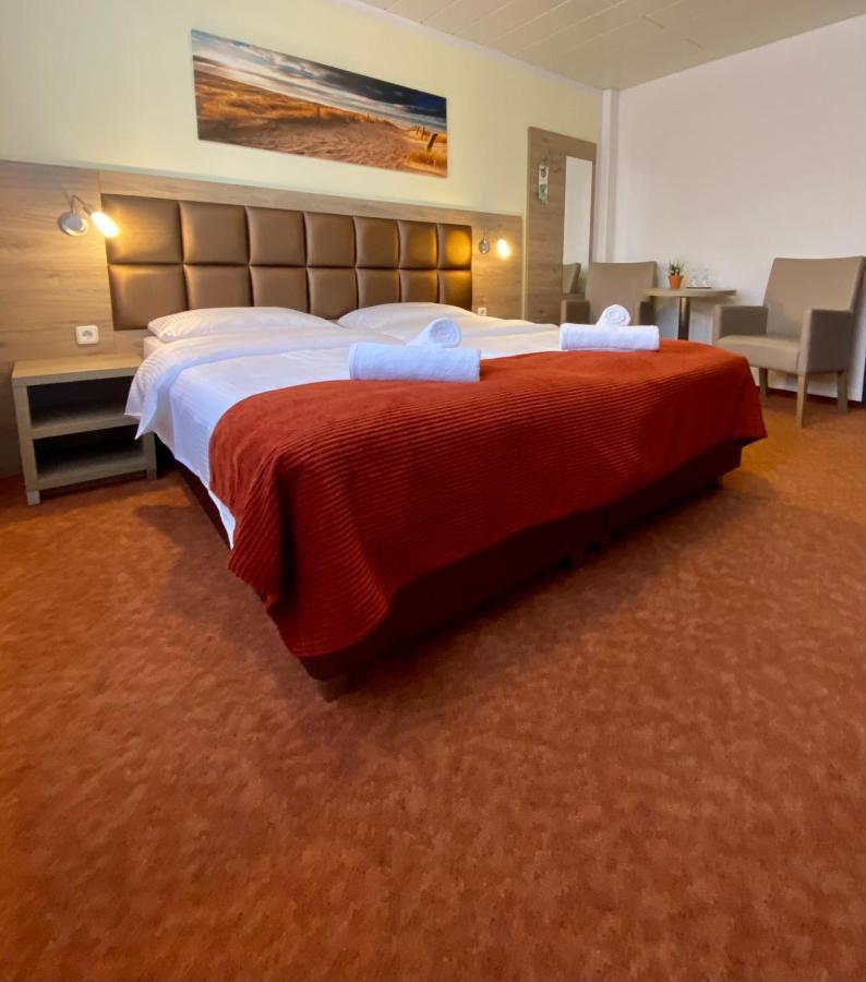 Strand Hotel Nordsee, Hotel Deichläufer Tossens Buitenkant foto